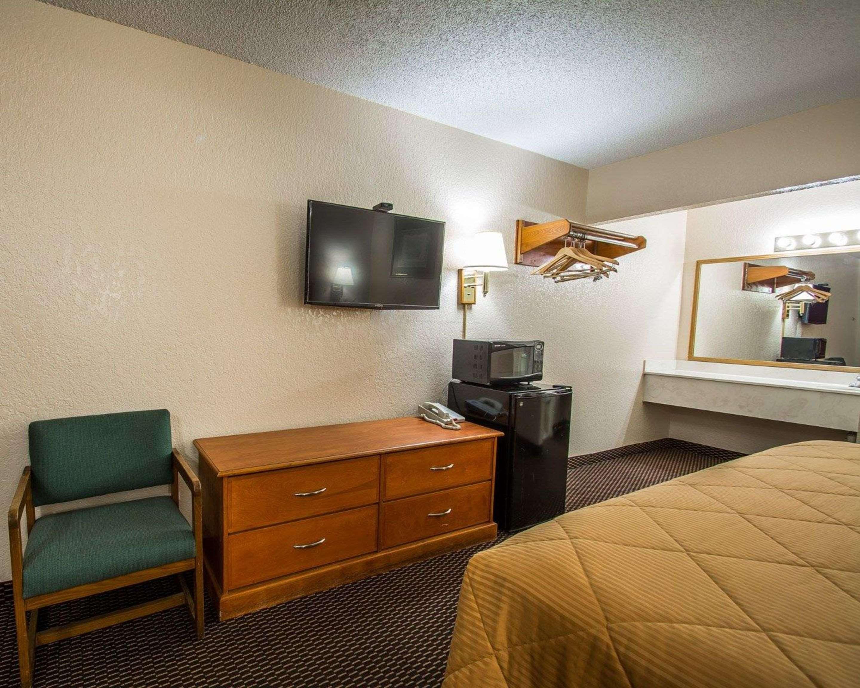 Rodeway Inn Fort Pierce I-95 Bagian luar foto