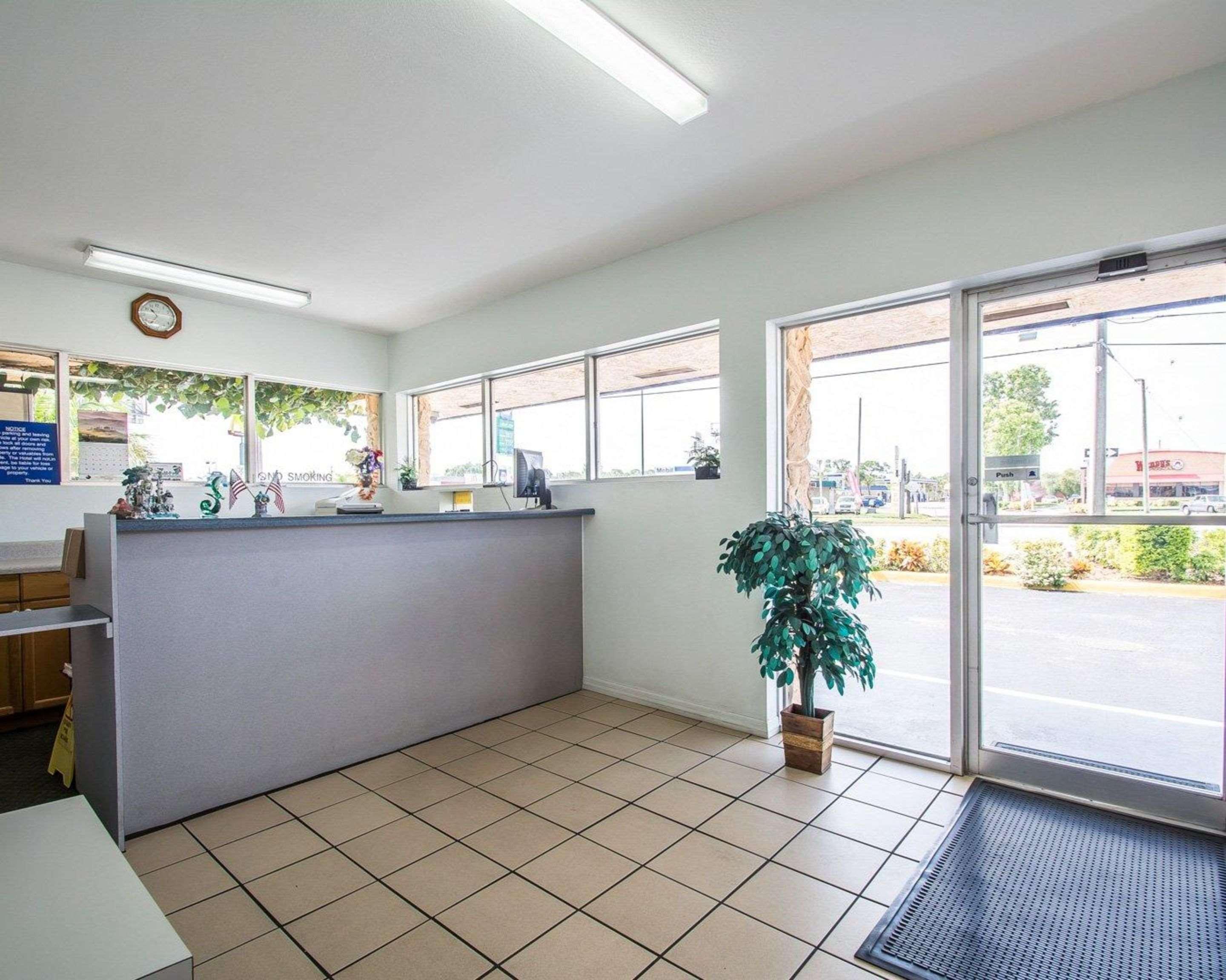 Rodeway Inn Fort Pierce I-95 Bagian luar foto
