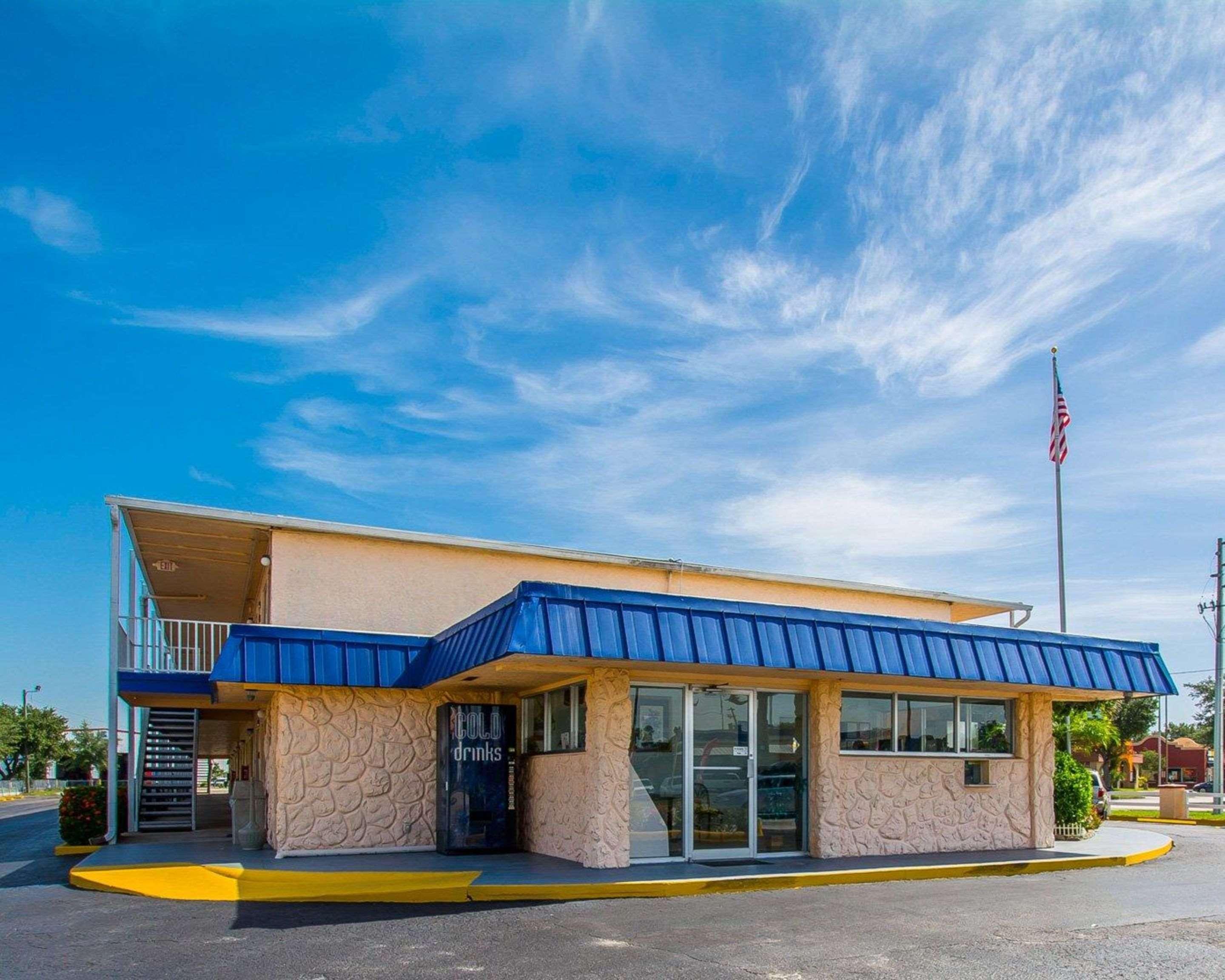 Rodeway Inn Fort Pierce I-95 Bagian luar foto